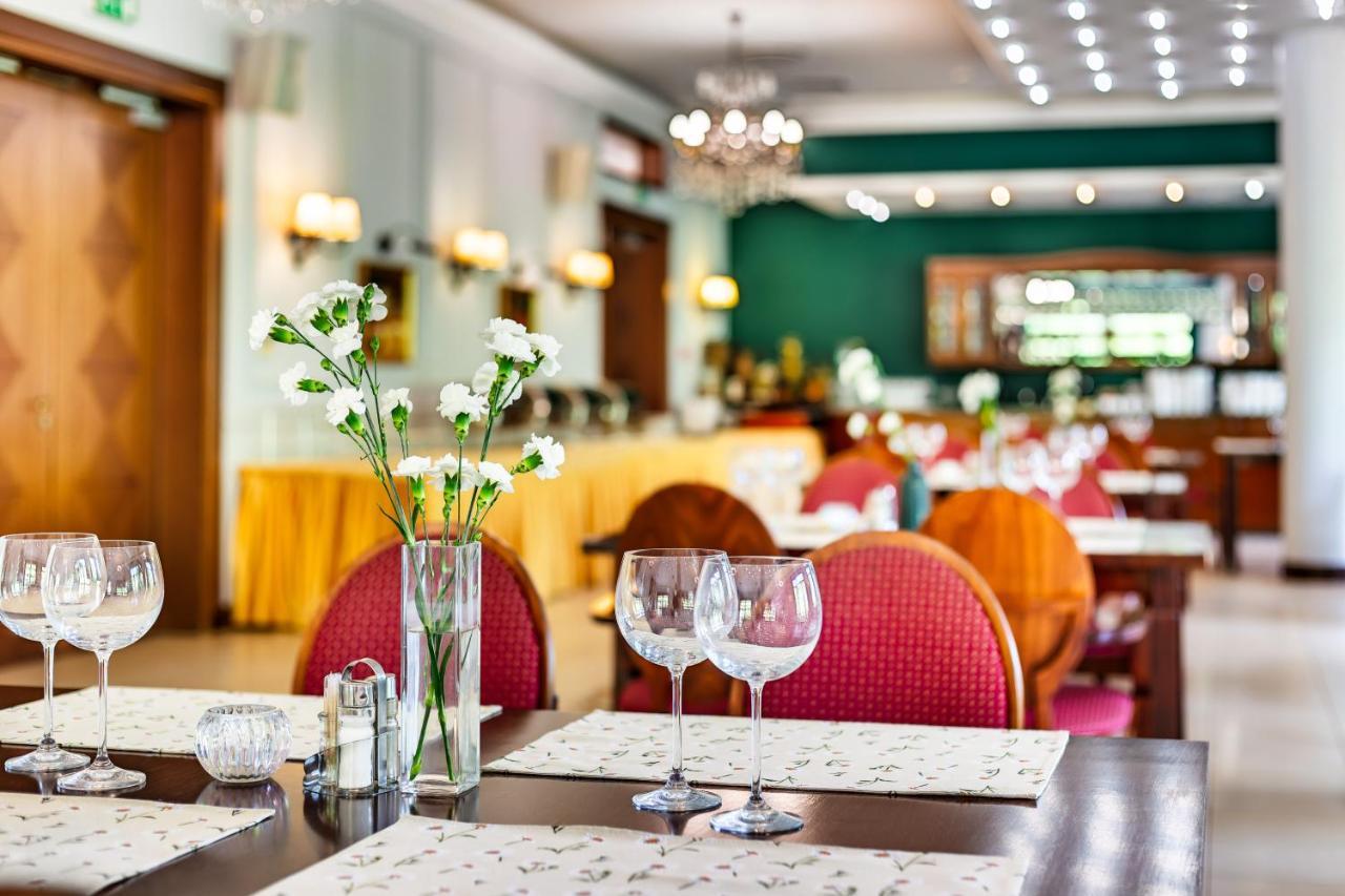 Hotel Pan Tadeusz Serock Ngoại thất bức ảnh